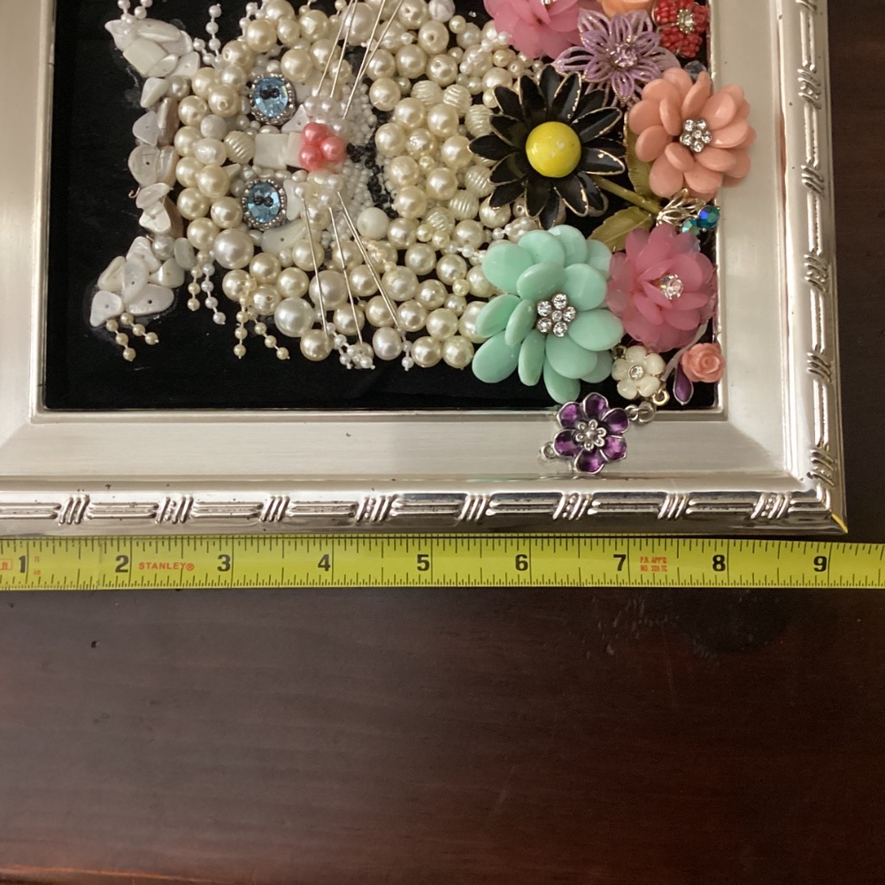 Handmade upcycled jewelry white pearl cat flowers silver frame blue eyes whisker - Picture 9 of 9